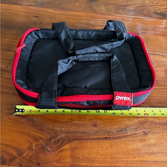 Pyrex Portable Black/Red Insulated Casserole Carrier Hot/Cold - Picture 7 of 13